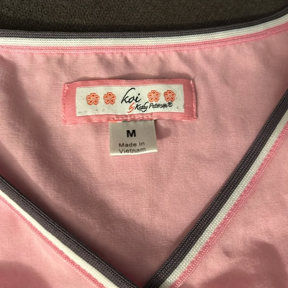 Scrub Top - Picture 2 of 3